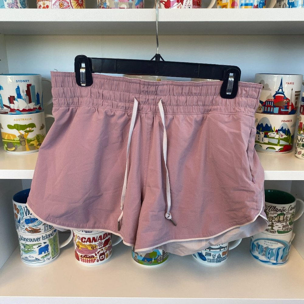 Lululemon 8 Shorts ~ Fig light purple/pink - Reversible